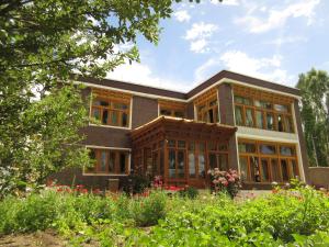 Gallery image of Sangto Green Guest House in Leh