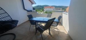 Nespecifikovaný výhled na hory nebo výhled na hory při pohledu z apartmánu