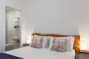 Postel nebo postele na pokoji v ubytování Villa Eugenia Suite - by MyHomeInComo