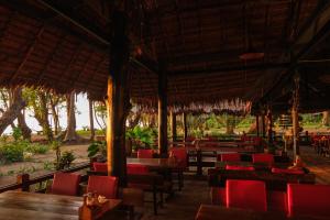 Un restaurant sau alt loc unde se poate mânca la JOY Bungalow Resort and Restaurant