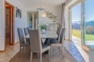 En generel udsigt til bjerge eller udsigt til bjerge taget fra lejligheden