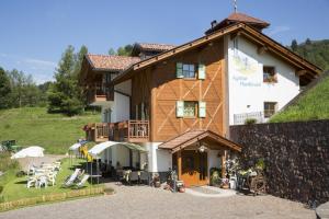 Gallery image of Agriturismo Pianrestel in Cavalese