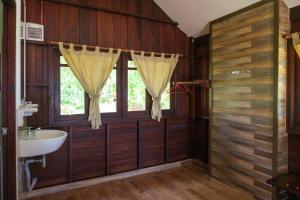 O baie la JOY Bungalow Resort and Restaurant +221 fotografii