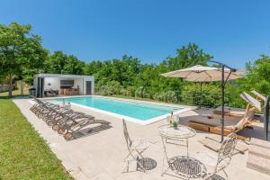 Fotografie z fotogalerie ubytování Villas Martincici with large pool v destinaci Grožnjan