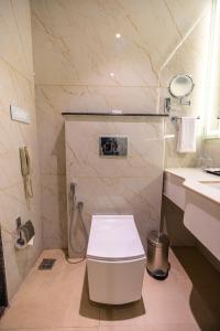 Baðherbergi á Clarks inn Express Ayodhya