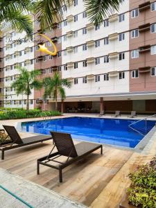 Πισίνα στο ή κοντά στο Starlight Suites