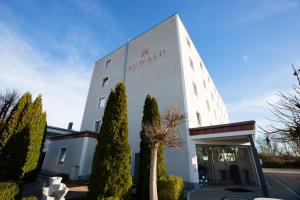 un revestimiento del exterior de un edificio en Auwald Hotel en Ingolstadt