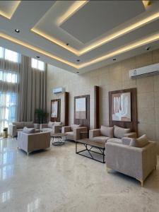 Sunset Hotel for Hotel Services的休息区