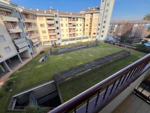 einen Garten auf dem Dach eines Gebäudes in der Unterkunft House 74 in Verona