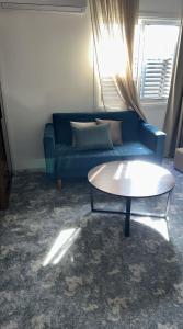 Sunset Hotel for Hotel Services的休息区