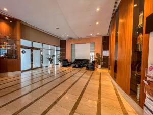 TV a/nebo společenská místnost v ubytování Cosmos Living Cozy Studio Near Dubai Marina