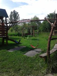Zona de juegos infantil en Apartamente Ambrus Praid