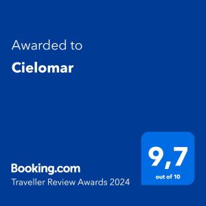 Majutusasutuses Cielomar olev sertifikaat, autasu, silt või muu dokument