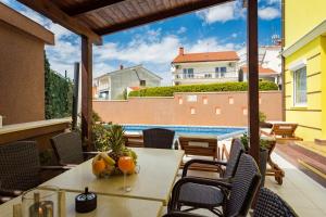 Πισίνα στο ή κοντά στο Villa Anitea