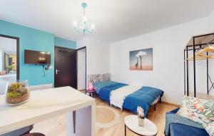 Postel nebo postele na pokoji v ubytování Lovely Apartment In Marvejols