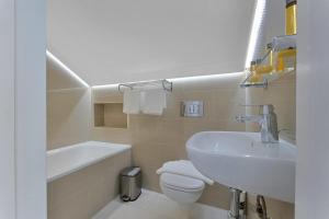 Cleveland Residences Russell Square的一间浴室