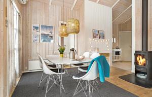Posezení v ubytování Holiday Home Pøt Strandby Juelsminde Sa