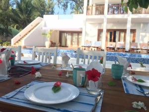 Restoran ili drugo mesto za obedovanje u objektu Kivuli Beach Resort Paje