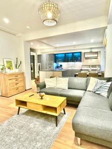 O zonă de relaxare la Turku Central Luxury Modern Cozy Flat 69m2