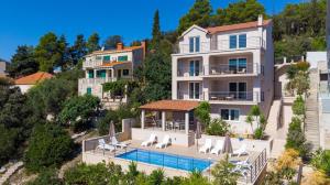 Bazén v ubytování Beachfront villa with private pool in Vela Luka nebo v jeho okolí