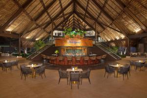 Restaurace v ubytování Dreams Flora Resort & Spa - All Inclusive