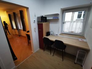 Kuchnia lub aneks kuchenny w obiekcie Zentrale, ruhige Wohnung nahe Murinsel & Kunsthaus