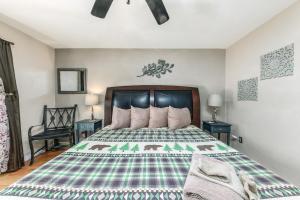 Voodi või voodid majutusasutuse Sequioa Cottage: Feel the Love, Inside and Out! toas