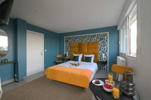 Un ou plusieurs lits dans un hébergement de l'établissement Modern bright Apartment in appart'hotel
