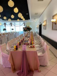 Restaurace v ubytování Хотел Ботевград