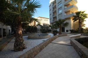 Zdjęcie z galerii obiektu Résidence West Bay - GIOTTO - Beau 2P neuf plein centre avec terrasse et parking MAE-8914 w Mentonie