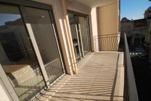 Zdjęcie z galerii obiektu Résidence West Bay - GIOTTO - Beau 2P neuf plein centre avec terrasse et parking MAE-8914 w Mentonie