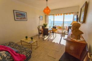Zdjęcie z galerii obiektu Résidence Hawai - GIOTTO - 2P face mer avec terrasse et garage MAE-9644 w Mentonie +10 zdjęć