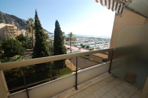 Zdjęcie z galerii obiektu Résidence Beaurivage - GIOTTO - Grand 2P avec garage et terrasse aperçu mer MAE-9654 w Mentonie