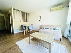 Posteľ alebo postele v izbe v ubytovaní Plage Du Golf - Appartement 2 pièces 4 personnes à la Grande-Motte MAE-1954