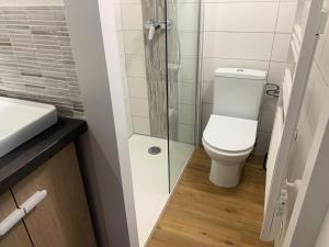 Kúpeľňa v ubytovaní Résidence Le Chateau Durieux 2 - Coup de coeur pour ce joli studio entièrement relooké ! MAE-4034