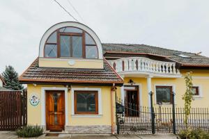 Το κτήριο όπου στεγάζεται  το διαμέρισμα