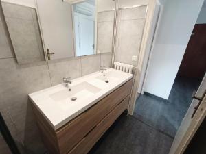 Koupelna v ubytování Résidence Le Rio Ii - Charmant logement avec belle vue dégagée ! MAE-6974 + 11 fotografií