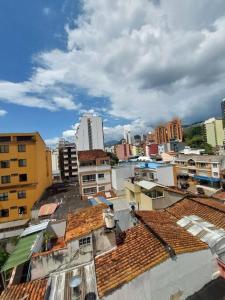 a view of roofs of buildings in a city at apto excelente ubicación in Bucaramanga