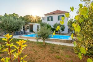 Πισίνα στο ή κοντά στο Authentic house