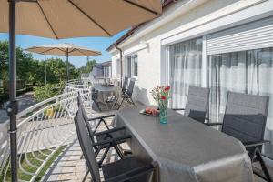 Balkón alebo terasa v ubytovaní 3 & 4 bedrooms apartment Simona