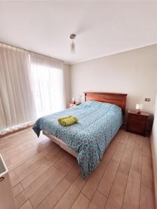 Cama o camas de una habitación en Departamento Bernal Via Viana