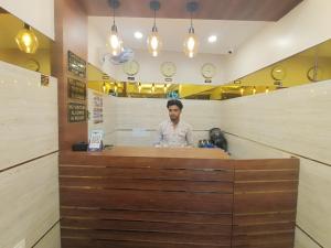 Vstupní hala nebo recepce v ubytování Hotel New Peninsula Suite - Near Masjid Bandar and CST Station - South Mumbai