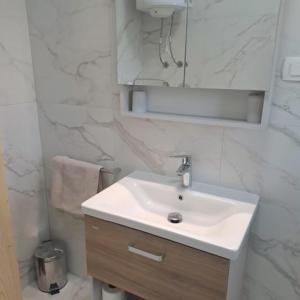 Kúpeľňa v ubytovaní Apartment Parenzana Bibali 65 A 52460-Buje + 37 fotografií