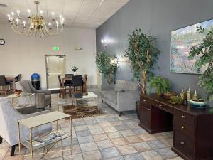 Posezení v ubytování Shilo Inn Suites Salem
