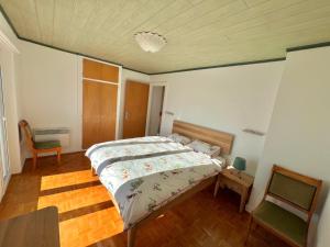 Ліжко або ліжка в номері Chalet La Louise avec vue imprenable