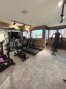 Fitness centrum a/nebo fitness zařízení v ubytování Apartamento Super Confortável