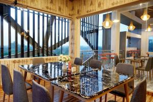Veitingastaður eða matsölustaður á Front One Hotel Sragen