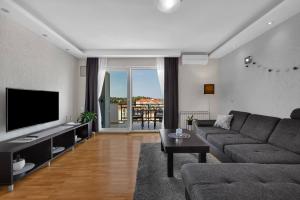 Posezení v ubytování Apartment Josip - panoramic sea view & parking