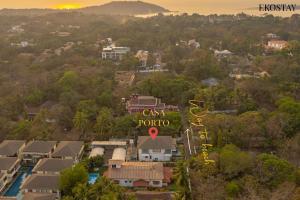 Nespecifikovaný výhled na hory nebo výhled na hory při pohledu z vily + 18 fotografií