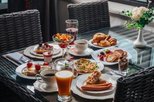 Jídlo v hotelu nebo okolí + 37 fotografií